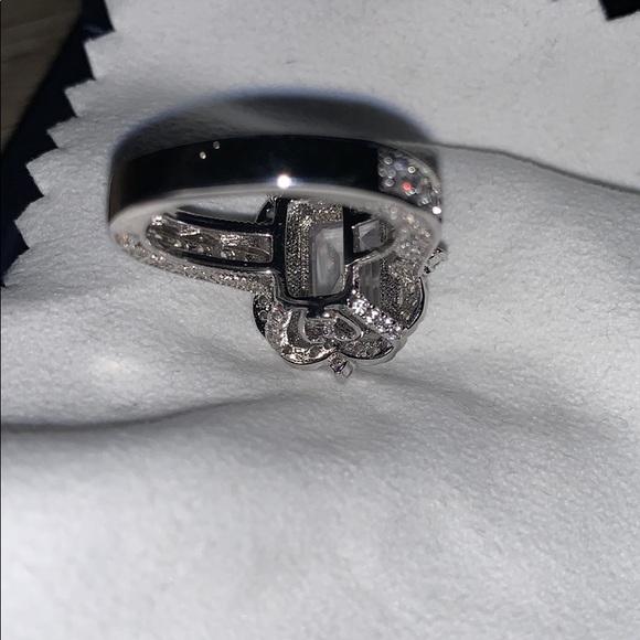 Ring - Picture 3 of 3